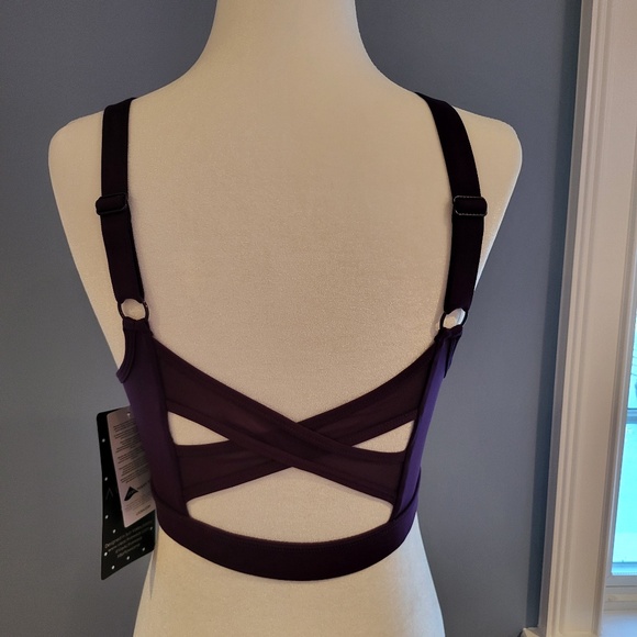 NWT Vie Ultra Flow Sports Bra Size M - Picture 1 of 7